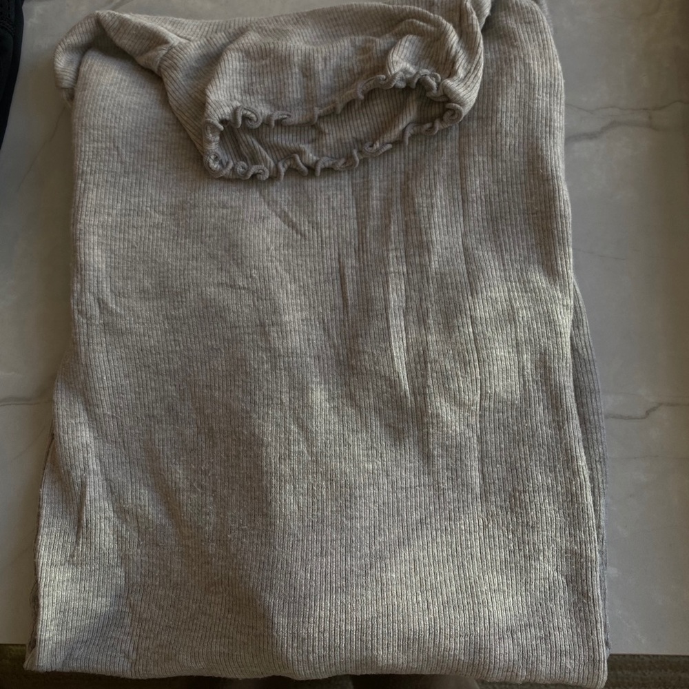 Aritzia Cree neck in light grey.